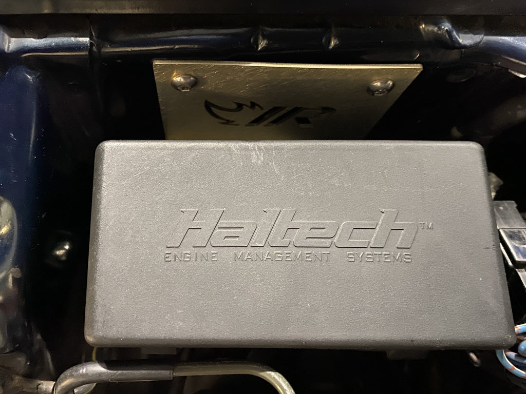 Haltech Relay Box IRP Haltech Fuse & Relay Box Bracket – Lucky 7 Racing Inc.